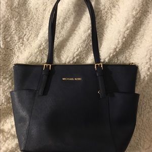 Michael Kors Purse - like new!